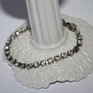 Vintage silver rhinestone bracelet 7.5"